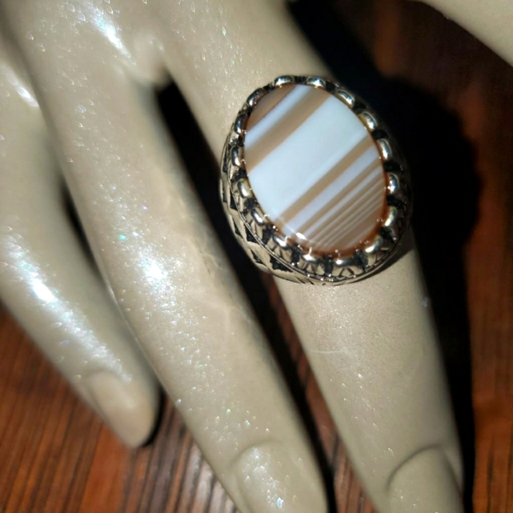 Elegant chunky Striped Silver Ring